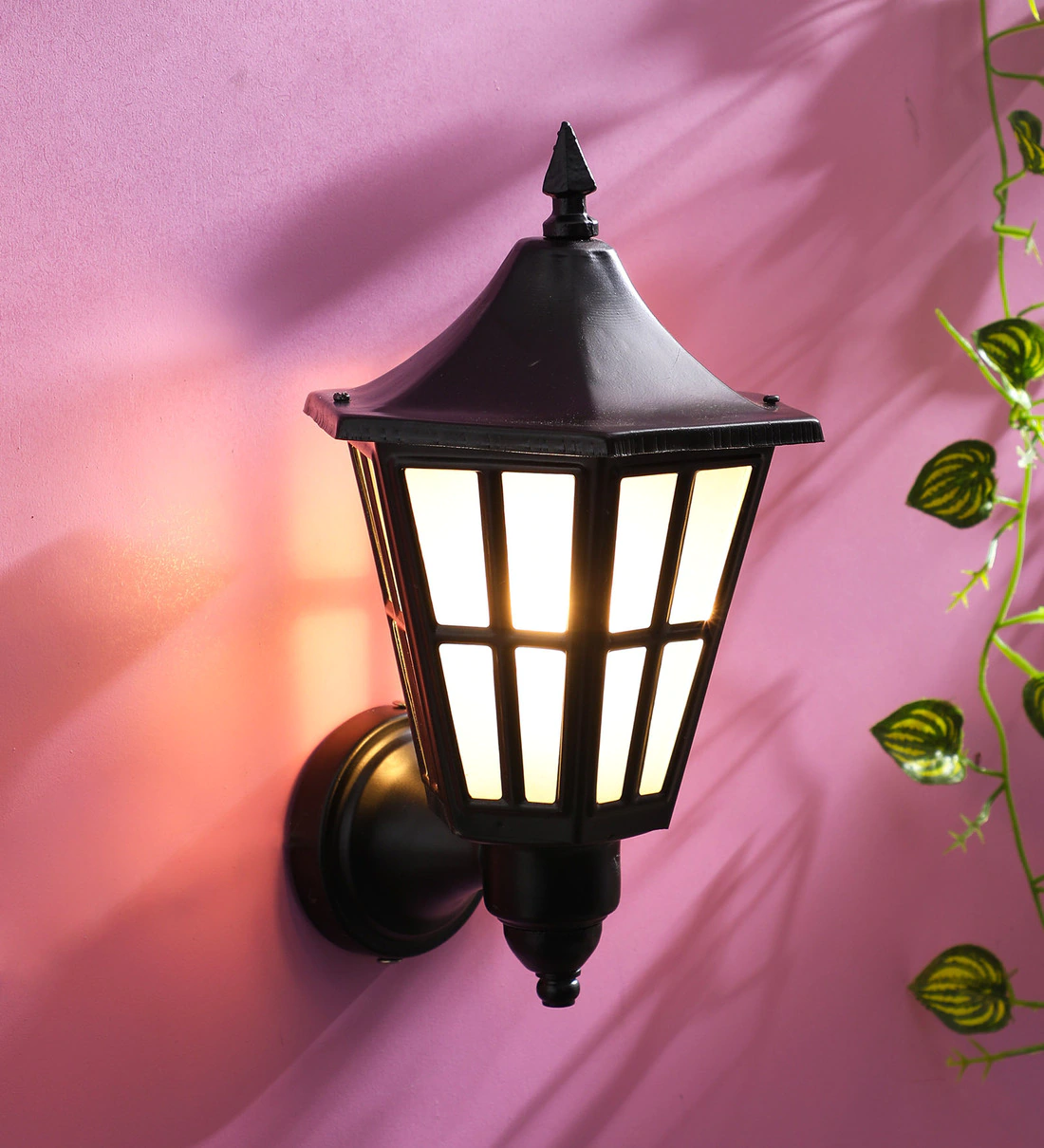 استفاده از لامپ روشنایی حیاط در عربستان ممنوع اعلام شد